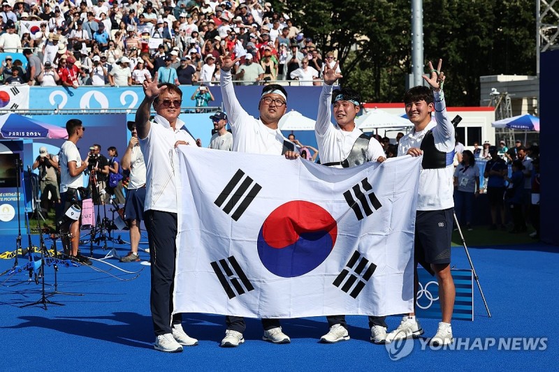 [올림픽] 한국<b>양궁</b>, <b>남자</b> 단체전도 금메달…남녀 동반 3연패 쾌거(종합)