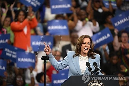 美민주 <b>해리스</b>, 트럼프에 "할 말 있으면 내 얼굴 보고 하라"