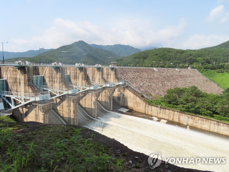 <b>김영록</b> 전남<b>지사</b> "정부 신규댐 건설 환영"