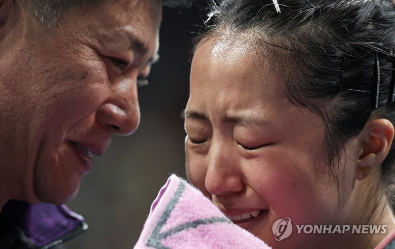 [올림픽] 엄마 주먹밥 먹고 <b>4강</b> 오른 <b>신유빈</b> "결승 진출도 기대해주세요!"