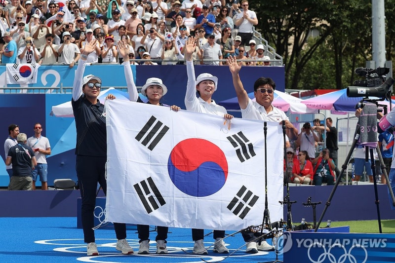 [올림픽] '신궁' <b>임시현</b>, 파리서도 <b>양궁</b> <b>3관왕</b>…'막내' 남수현 은메달(종합)