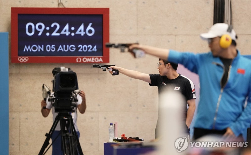 [올림픽] <b>조영재</b>, <b>속사권총</b>서 '은빛 총성'…한국 <b>사격</b> 6번째 메달(종합)