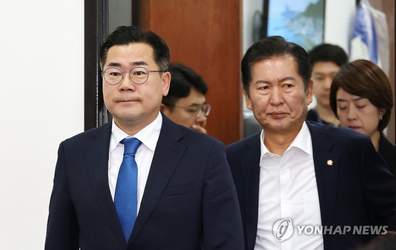 DJ<b>사저</b> 놓고 야권 '적통경쟁'…민주서도 "문화유산화 하자"