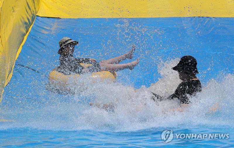 <b>입추</b>지만 폭염·열대야 계속…낮 최고 36도