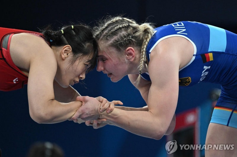 [올림픽] 극적으로 파리 온 <b>여자 레슬링 이한빛</b>, 첫판에서 패배