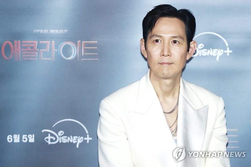 '<b>경영권</b> 갈등' <b>래몽래인</b> 김동래 대표, <b>이정재</b> 사기 혐의로 고소