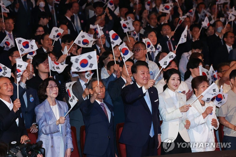 사상 초유 '반쪽' 광복절 경축식…<b>독립</b>기념관장 논란에 분열상
