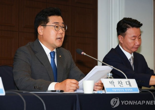 Park Chan-dae, acting leader of the party, speaking (Seoul=Yonhap News) Han Jong-chan, reporter = Park Chan-dae, acting leader of the Democratic Party of Korea and floor leader, speaking at a debate held at Press Center in Jung-gu, Seoul on the 16th. 2024.8.16 saba@yn