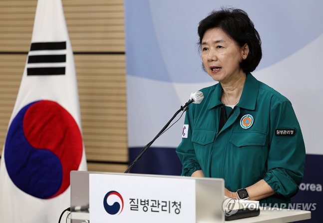 여름철 코로나19 유행 분석 브리핑 (청주=연합뉴스) 천경환 기자 = 지영미 질병관리청장이 21일 충북 오송 질병관리청 브리핑실에서 여름철 코로나19 유행 분석 및 정부 대응 관련 브리핑을 하고 있다. 2024.8.