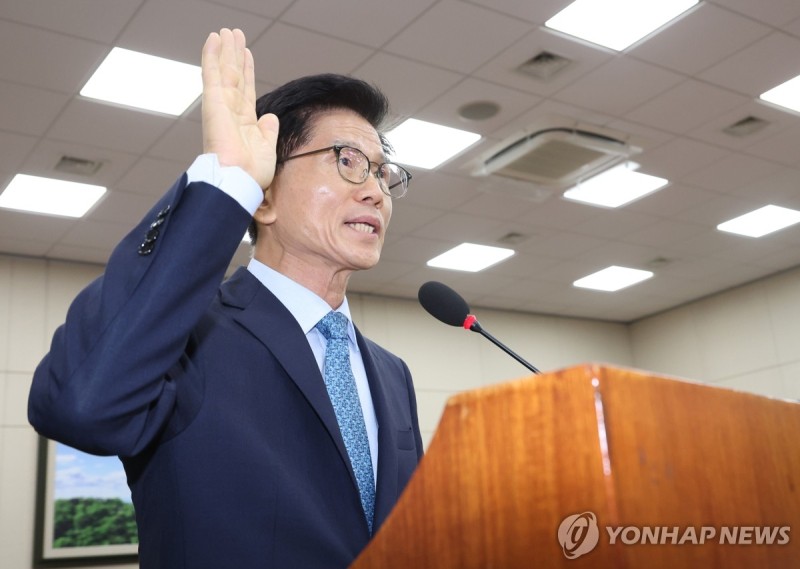 <b>김문수</b> "박근혜 탄핵 잘못됐다…그분이 뇌물죄면 나도 뇌물죄"