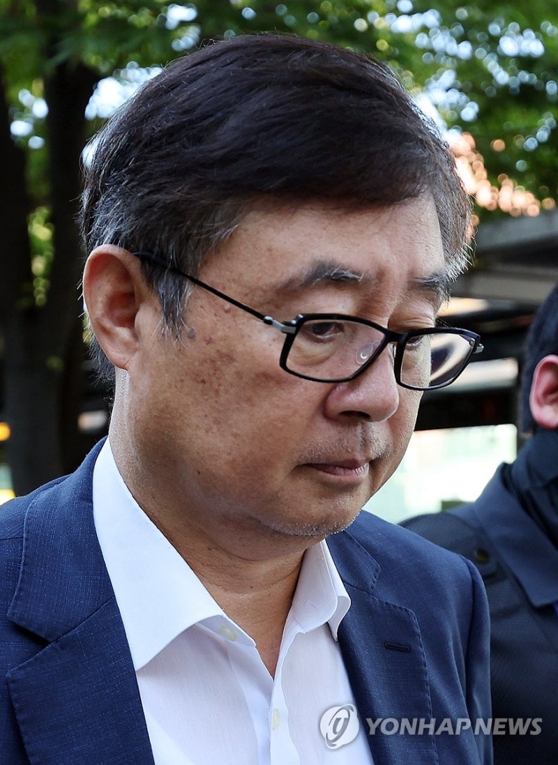 영장실질심사 향하는 <b>박순관</b> <b>아리셀</b> <b>대표</b>