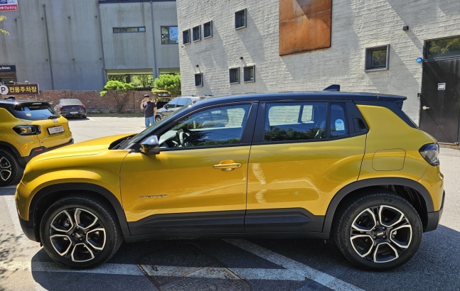 Side view of Jeep Avenger
[Photo by Lim Seong-ho]
