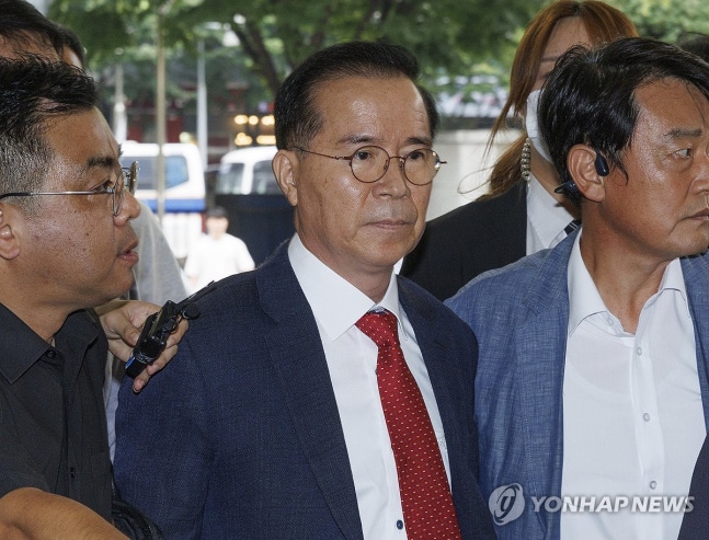 이태원 참사 관련 부실 대응 혐의 공판 출석하는 김광호 전 서울청장
(서울=연합뉴스) 황광모 기자 = 이태원 참사 관련 부실 대응 혐의로 기소된 김광호 전 서울 경찰청장이 2일 오후 서울 마포구 서울서부지방법원에서