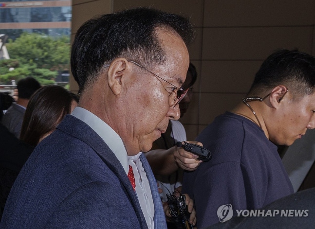 이태원 참사 부실대응 공판 향하는 김광호 전 서울 경찰청장
(서울=연합뉴스) 황광모 기자 = 이태원 참사 관련 부실 대응 혐의로 기소된 김광호 전 서울 경찰청장이 2일 오후 서울 마포구 서울서부지방법원에서 열린 결심
