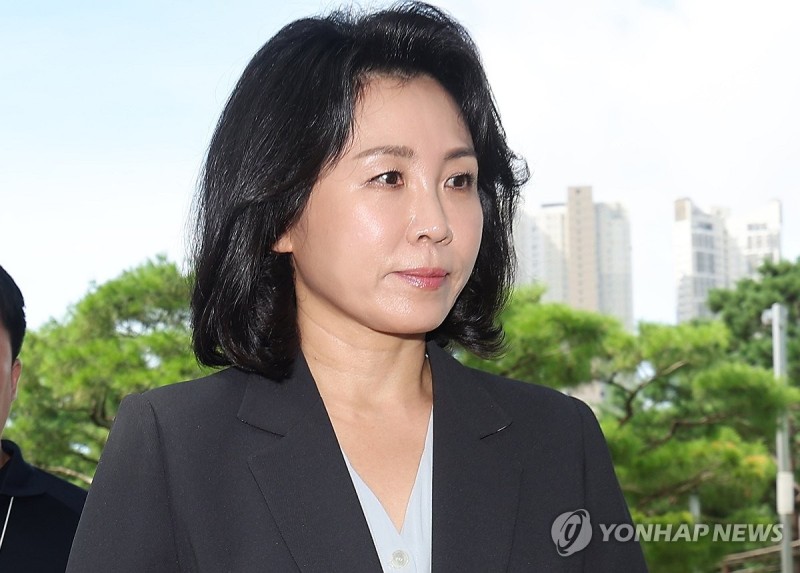 [2보] 검찰, '경기도 <b>법카 유용</b> 의혹' <b>김혜경</b> 오늘 오후 소환조사