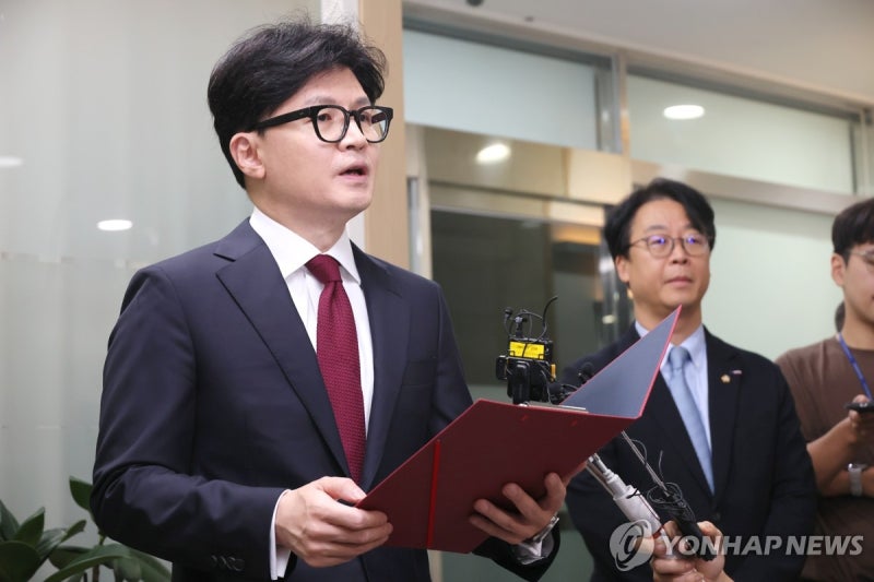 <b>한동훈</b> '<b>여야의정 협의체</b>' 구성 제안…"의료공백·필수의료 개선"