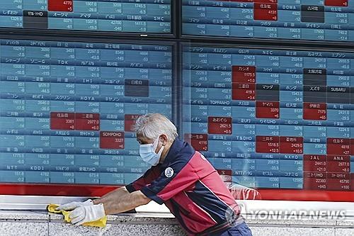 일본 닛케이지수 현황판[AP 연합뉴스 자료사진. 재판매 및 DB 금지]