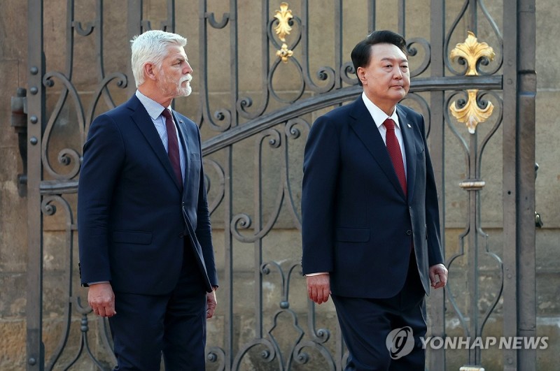 <b>체코대통령</b> "한국 원전수주 낙관"…尹 "원자력동맹 구축"(종합)
