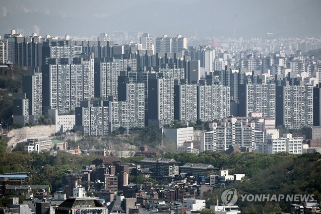 서울 시내 아파트  (서울=연합뉴스) 윤동진 기자 = 사진은 14일 남산에서 본 서울 시내 모습. 2024.4.14 mon@yna.co.kr