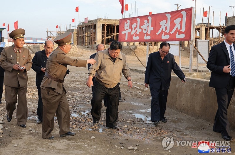 북한 <b>김정은</b>, 평안북도 <b>수해지역</b> 복구건설사업 현지지도