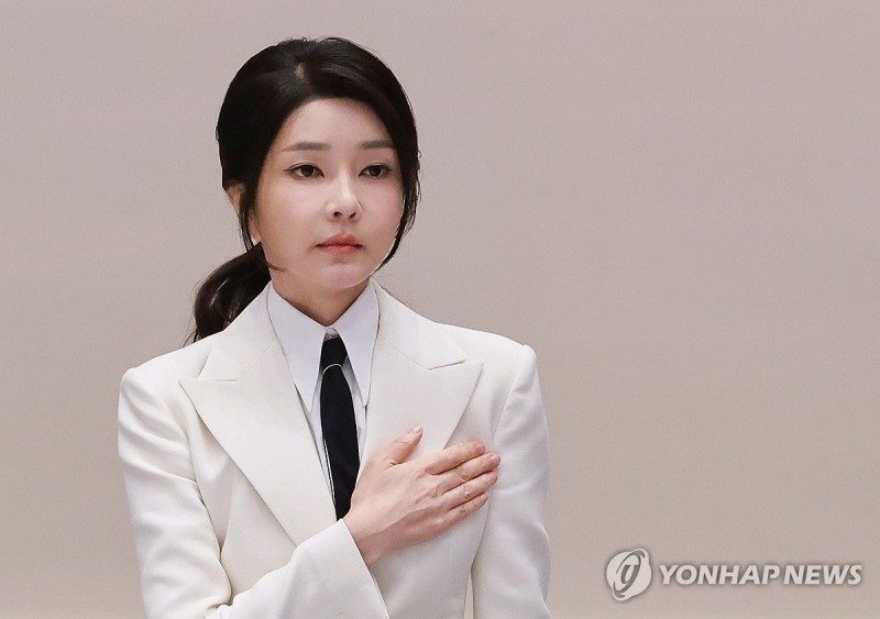검찰, '<b>명품백</b>' 김여사 무혐의…"법률가 직업적 양심 따른 결론"(종합2보...