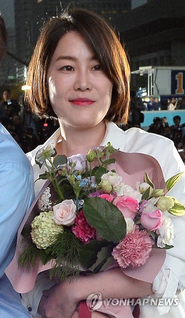 문재인 전 대통령 딸 다혜씨 음주운전 적발 (서울=연합뉴스) 문재인 전 대통령의 딸 다혜씨가 5일 오전 음주 상태에서 차를 몰다 사고를 내 경찰에 적발됐다.     문 씨는 이날 오전 2시 51분께 서울 용산구 이태