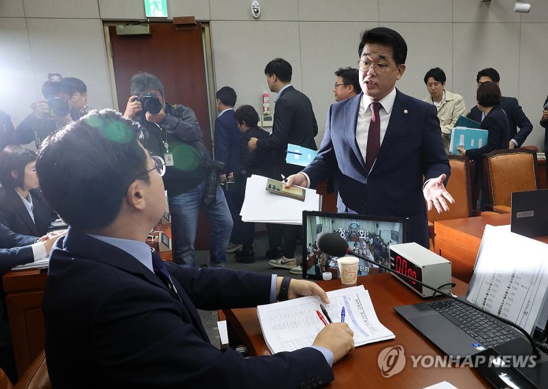 野, 운영위 국감<b>증인</b>에 김여사와 친오빠·<b>명태균</b> 등 단독채택