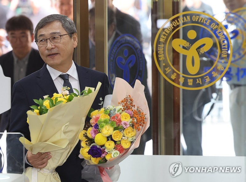 첫 출근하는 <b>정근식</b> <b>서울시교육감</b> <b>당선인</b>