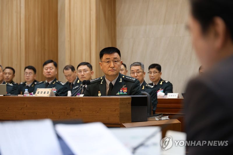질의 듣는 <b>박안수</b> 육군<b>참모총장</b>