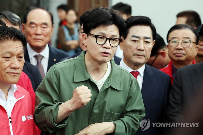 <b>한동훈</b>, 野 김여사특검법에 "가능성 없는 것 반복…국민 비판"