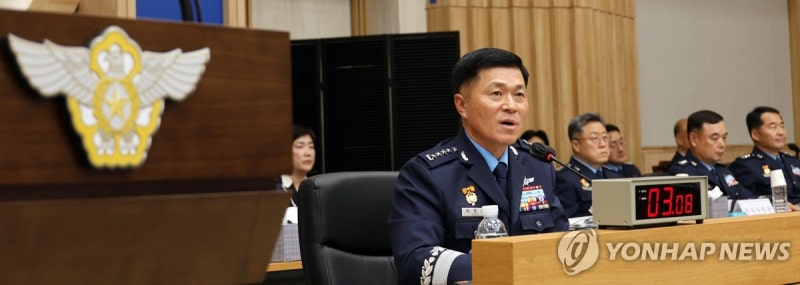 답변하는 <b>이영수</b> 공군 참모<b>총장</b>