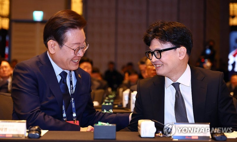<b>한동훈</b> "11월 <b>이재명</b> 선고前 김여사 관련 국민 요구 <b>해소해야</b>"