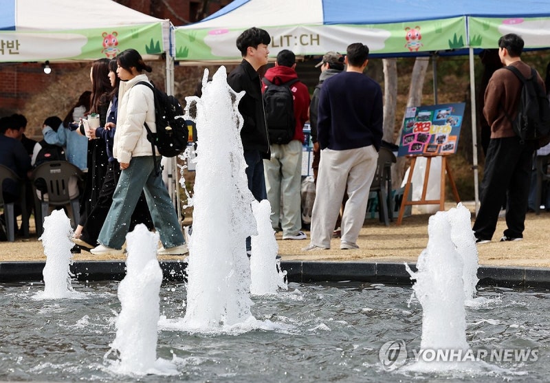 카드수수료·행정 부담에…대학 <b>기숙사</b> 60%, '현금 일시납' 요구