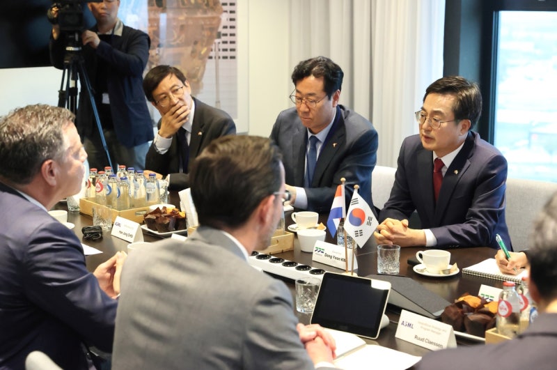 <b>김동연</b>, 네덜란드 ASML 방문…<b>반도체</b> 투자협력 강화 협의