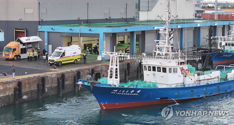 <b>제주</b> 해상서 <b>어선</b> 침몰…해경 "15명 구조·12명 <b>실종</b>"(종합)
