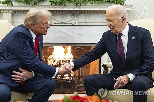 <b>트럼프</b>-<b>바이든</b>, <b>백악관</b>서 정권인수 논의…"순조롭게 진행될 것"
