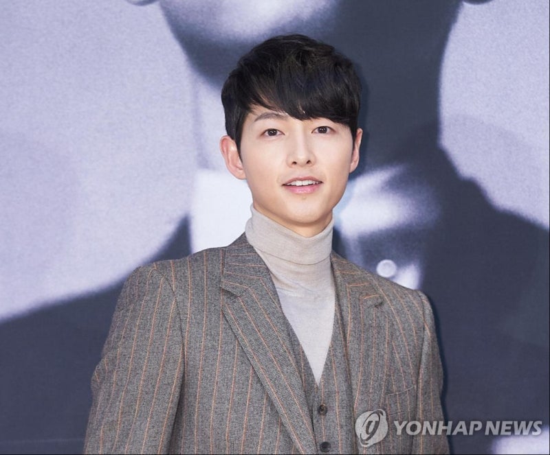 <b>송중기</b>, 두 아이 아빠 됐다…"예쁜 공주님 태어나"