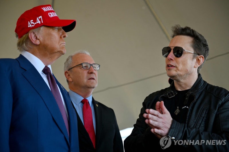 <b>머스크</b> "재택 금지하면 많이 그만둬"…<b>공무원 구조조정안</b> 제시