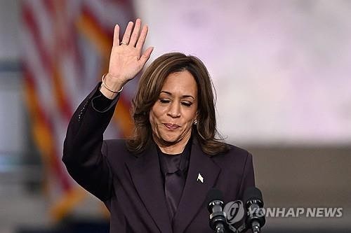 <b>해리스</b> 향후 행보는…대권 재도전 징검다리로 주지사 출마 거론