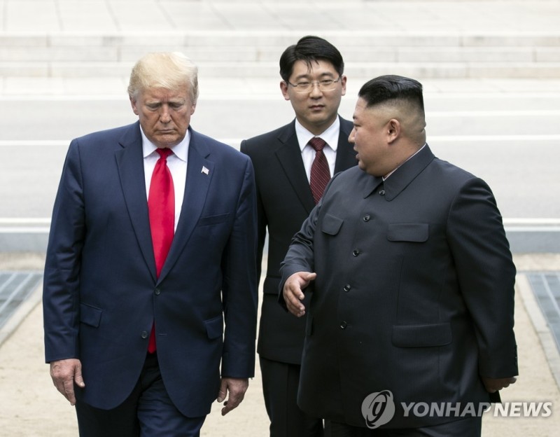 "美, <b>트럼프</b>-<b>김정은</b> 직접대화 검토"…北美정상회담 조기추진되나(종합)