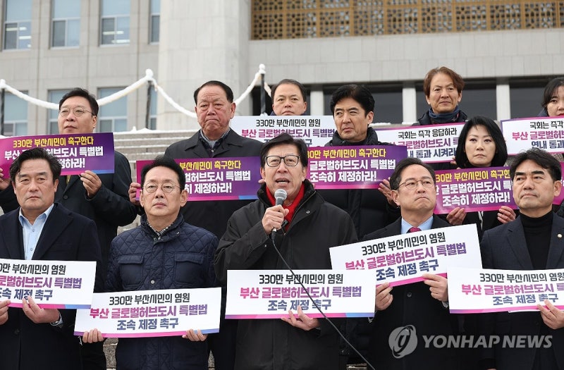 <b>박형준</b> "부산 <b>글로벌허브도시</b> <b>특별법</b> 연내 통과"…국회 농성(종합)
