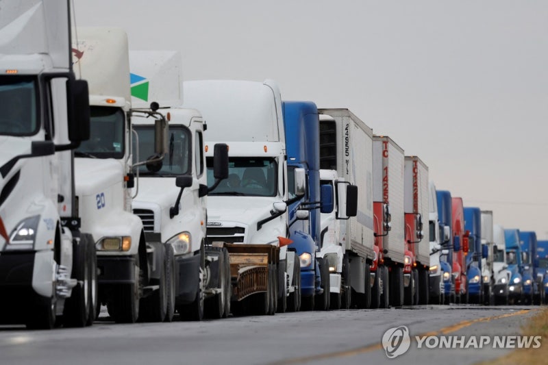 멕시코대통령, '<b>관세</b> <b>위협</b>' <b>트럼프</b>와 통화…이민·마약 해법찾기(종합)