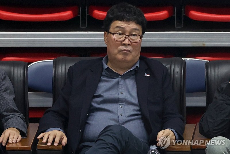 <b>경찰</b>, '횡령·배임 의혹' <b>김택규</b> 배드민턴협회장 <b>압수수색</b>