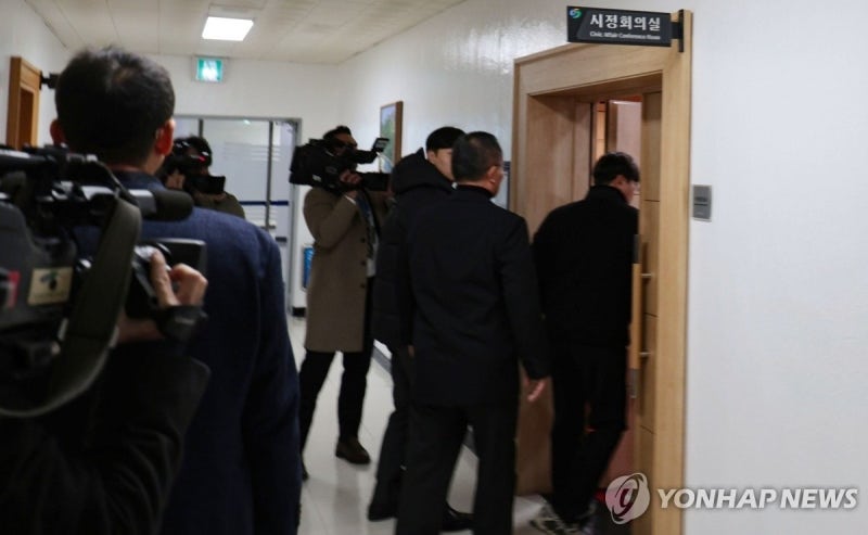 검찰, '<b>명태균</b> 창원산단 <b>개입</b> 의혹' 관련 창원시 <b>압수수색</b>