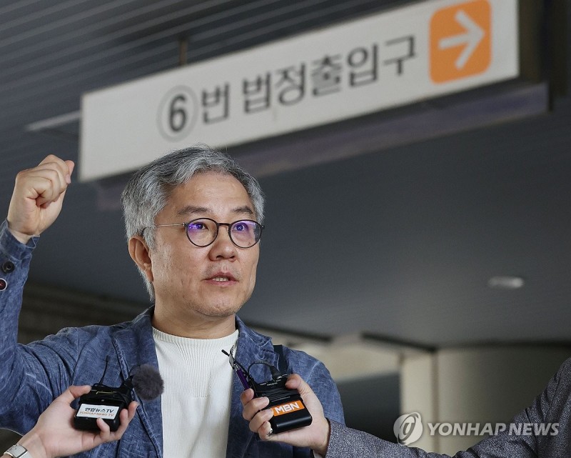 '<b>조국</b> 아들 인턴확인서 허위발언' 최강욱, 벌금 80만원 확정