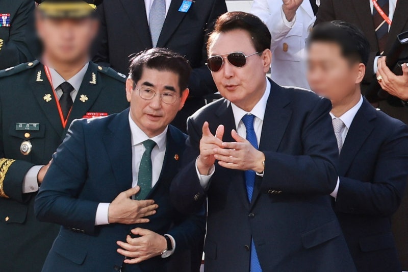 <b>김용현 변호인단</b> "내란 수사가 내란…<b>비상계엄</b>은 대통령 권한"