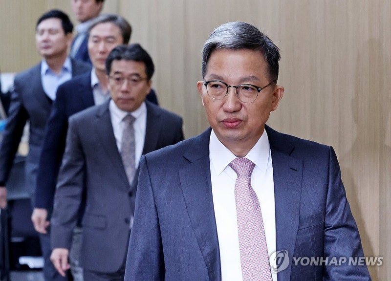 <b>국수본부장</b> "대통령실에 중요자료 보존 요청"…비화폰 서버 등