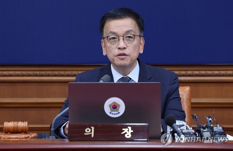 崔대행, 국회몫 헌법재판관 3명 중 2명 임명…野추천 1명 보류(종합)