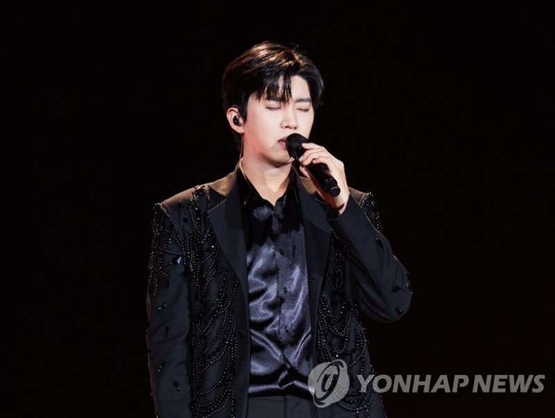 <b>임영웅</b> 측 "사고 희생자에 깊은 애도…<b>콘서트</b>는 고심 끝 <b>진행</b>"