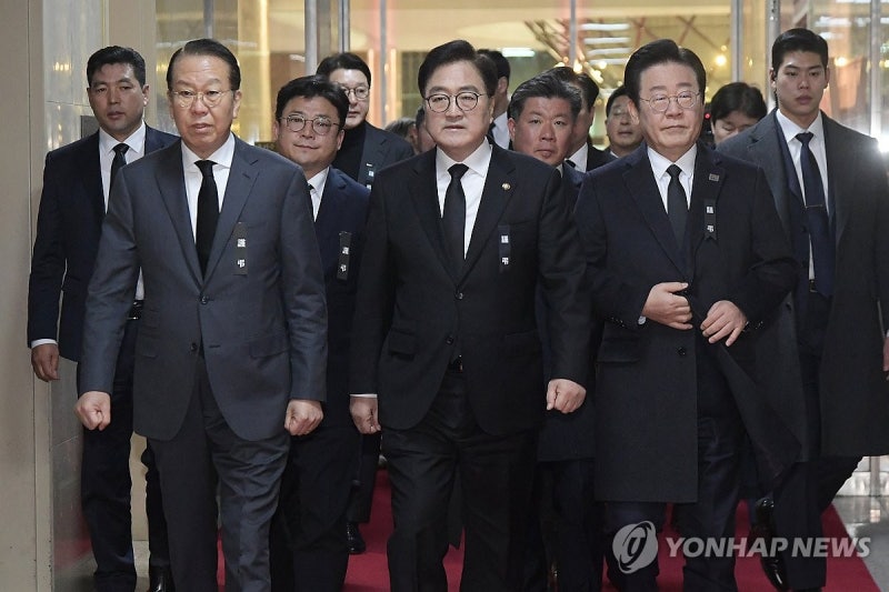 여야, <b>국정협의체</b> 조속 가동 합의…<b>여객기 참사</b> 국회<b>대책위</b> 구성